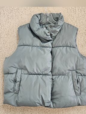 Old Navy Quilted Puffer Vest Crop Dusty Blue Underwater Snap Womens Large Fall